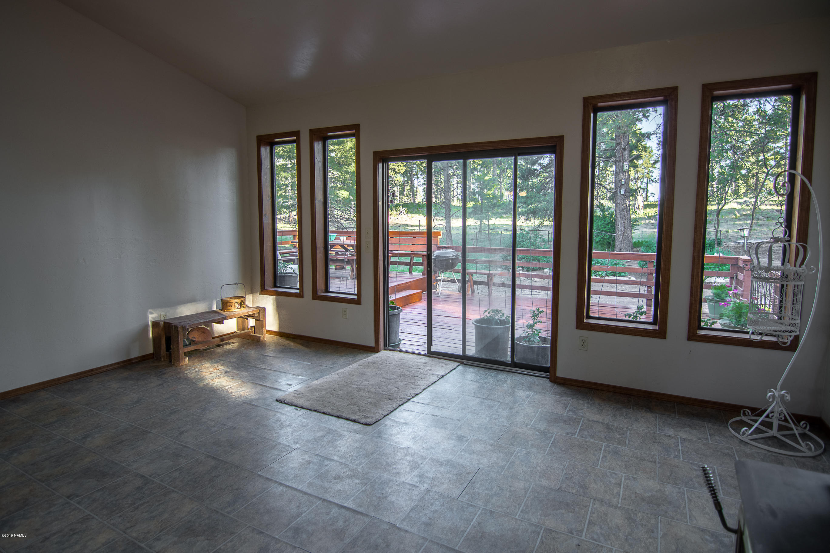 1418 Homestead Road Flagstaff, AZ 86005 - Photo 9 of 33 Passive solar living room