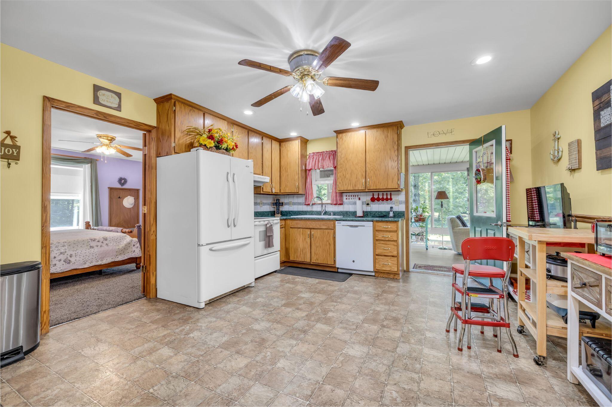 2124 Reed Lane Soddy Daisy, TN 37379 - Photo 8 of 25 Reed 15