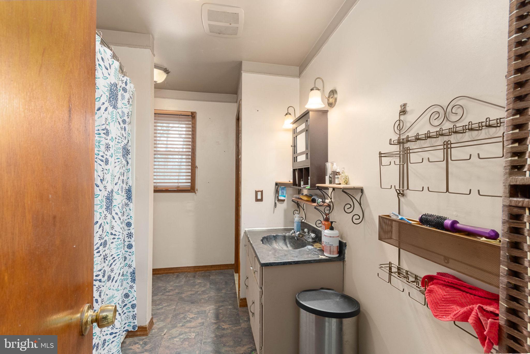 1734 Highland Road Williamstown, NJ 08094 - Photo 11 of 33 Upstairs full bath