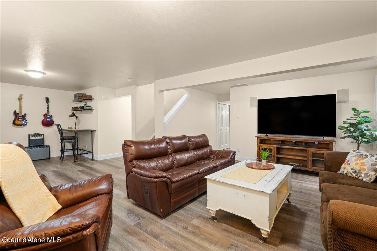 5765 North Carlisle Road Coeur D'Alene, ID 83815 - Photo 32 of 62 32-Family Room