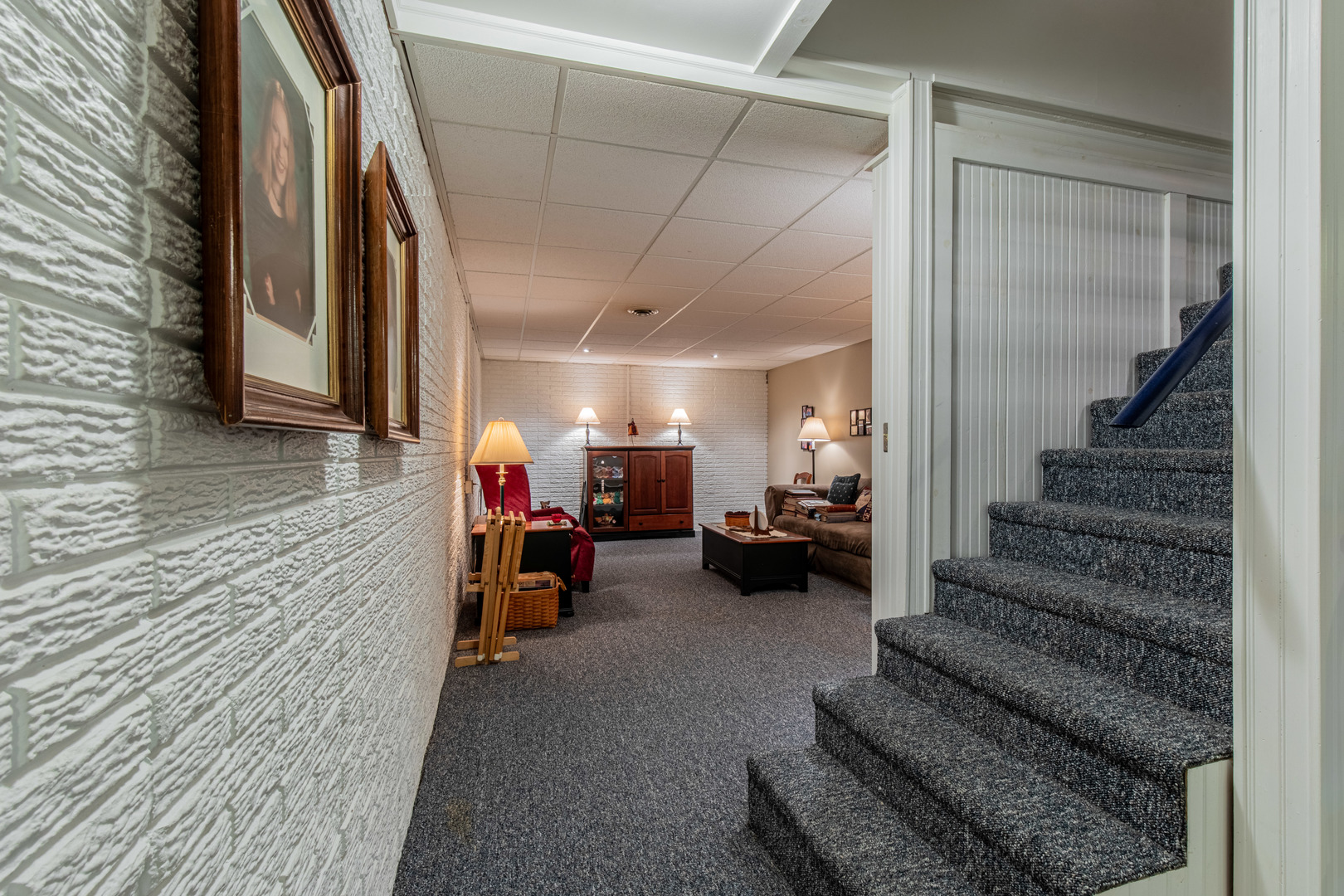 732 North Linn Street Princeton, IL 61356 - Photo 20 of 35 a view of entryway and hall