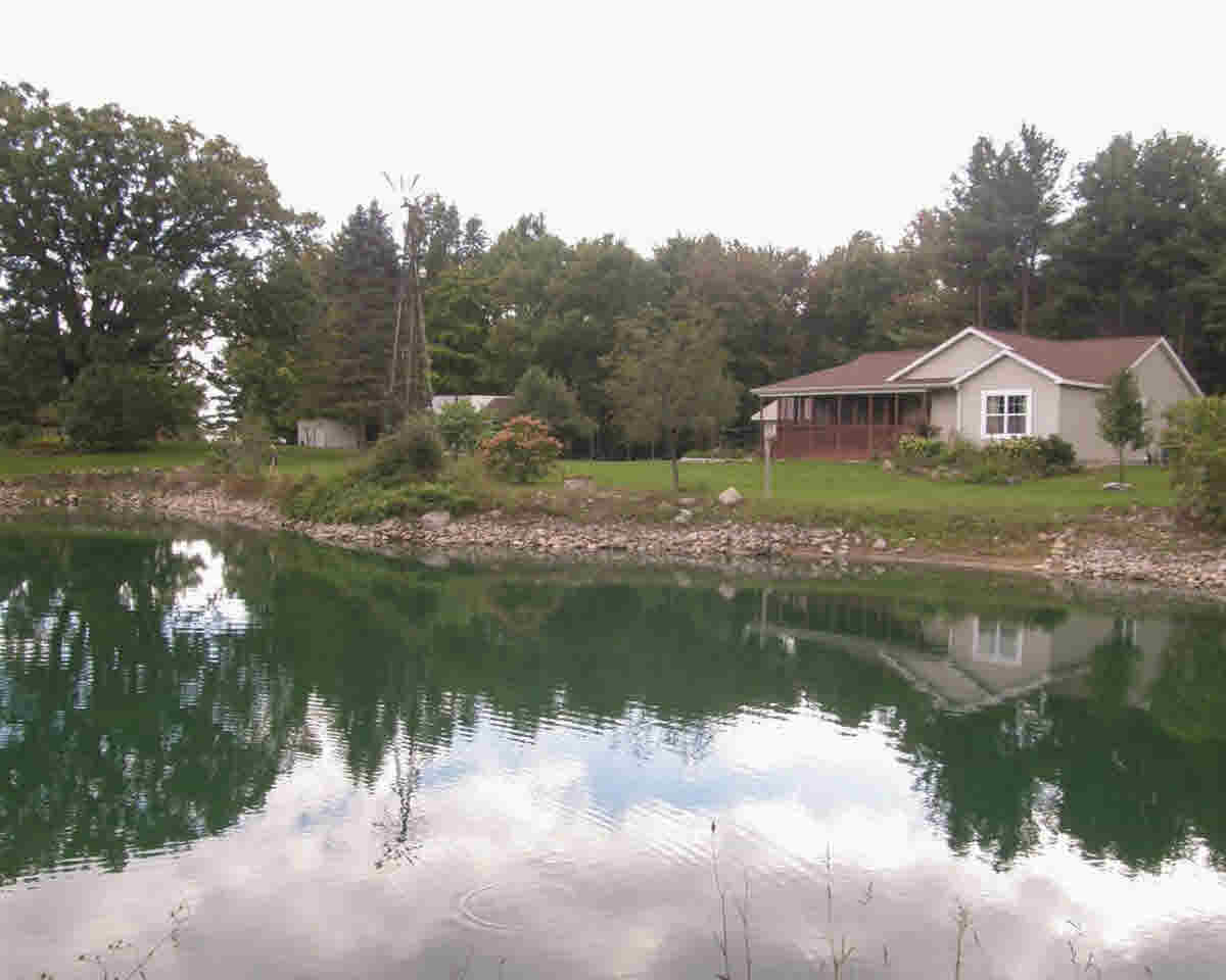 13380 South Hemlock Road Chesaning, MI 48616 - Photo 5 of 23 21340871-4.JPG