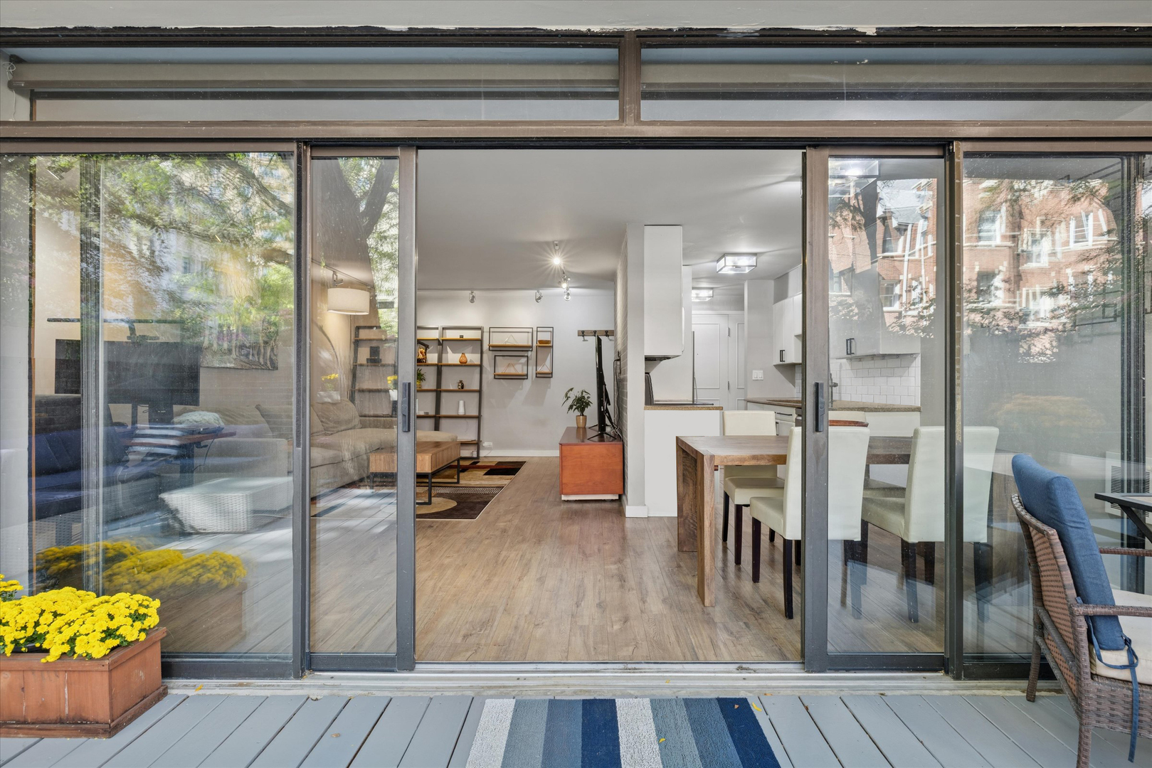 2600 North Hampden Court, Unit J1 Chicago, IL 60614 - Photo 12 of 16 a view of a living room and dining room