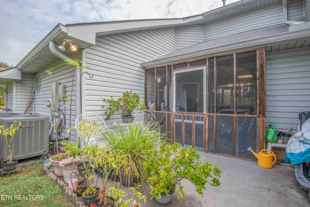 $329,900 | 100 Del Rio Lane, Lenoir City, TN 37771