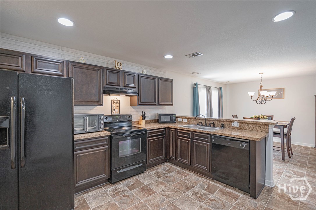 168 Blackwater Way Springfield, GA 31329 - Photo 6 of 17