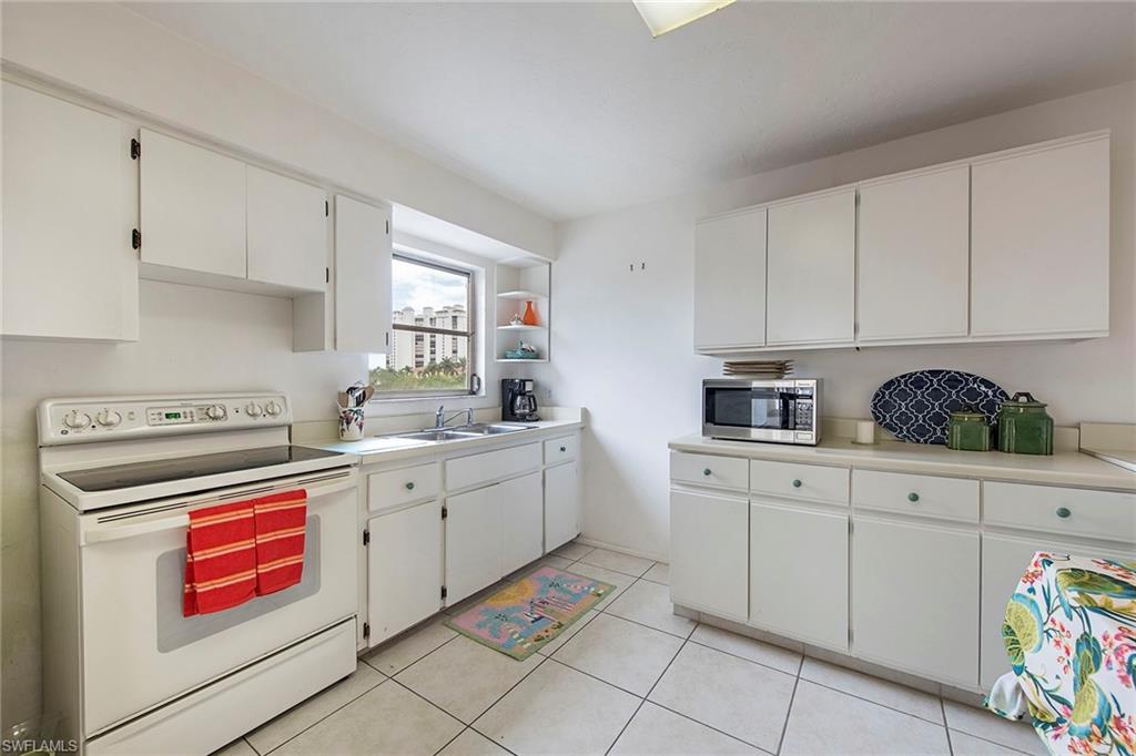 377 Vanderbilt Beach Road, Unit 301 Naples, FL 34108 - Photo 5 of 15 Gallery Image 5