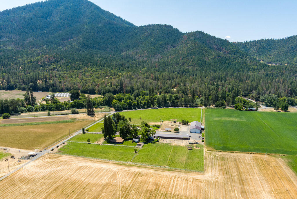 900 Hamilton Road Jacksonville, OR 97530 - Photo 115 of 159 HR(12)