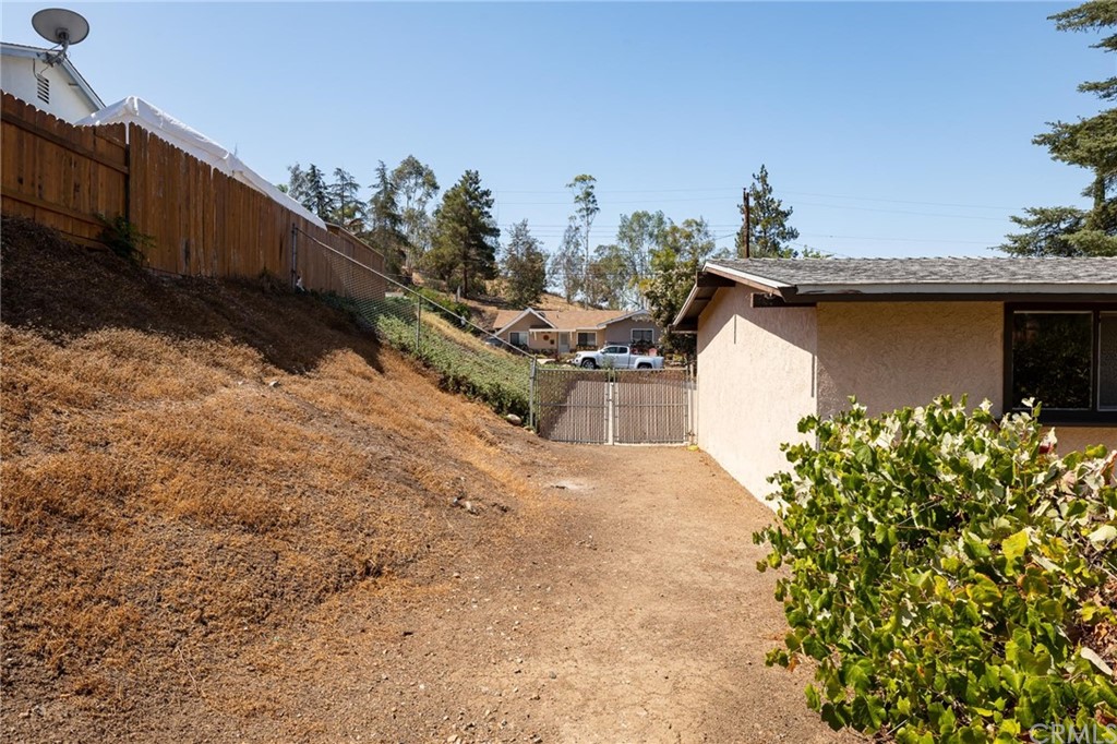 12540 Taunt Place Poway, CA 92064 - Photo 28 of 36 a view of a terrace with a sink