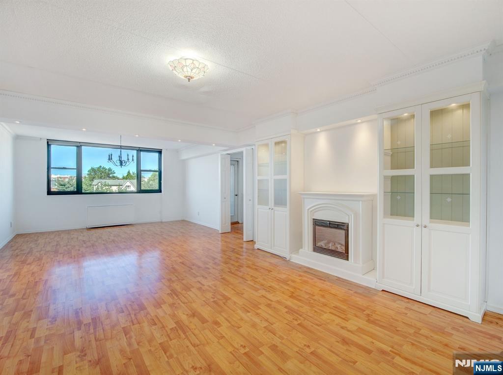 250 Gorge Road, Unit 9I Cliffside Park, NJ 07010 - Photo 2 of 28 Gallery Image 2