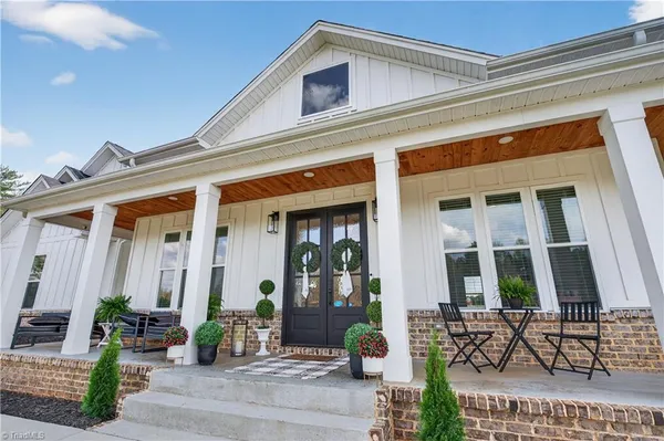 $999,800 | 138 Arthur Needham Road, Pilot Mountain, NC 27041