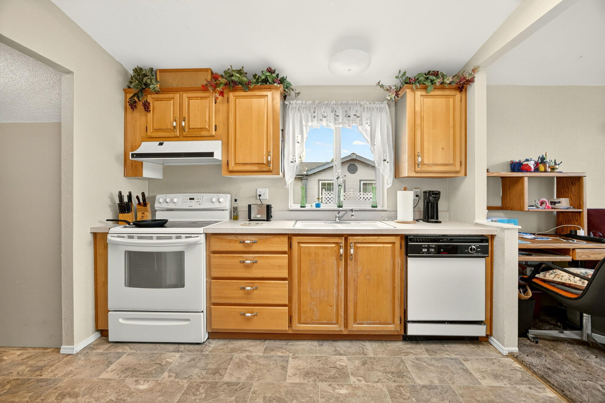 555 Freeman Road, Unit 204 Central Point, OR 97502 - Photo 9 of 44 Apx204FR00016
