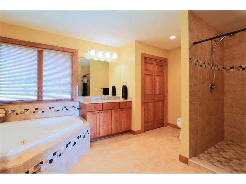 186 Mountain View Road Gray, ME 04039 - Photo 12 of 30 Master Bath/Spa.