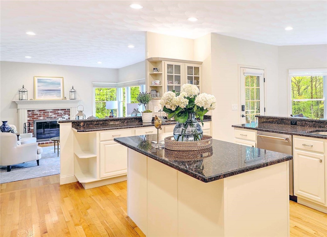 66 Tarklin Road Smithfield, RI 02814 - Photo 12 of 50 Kitchen