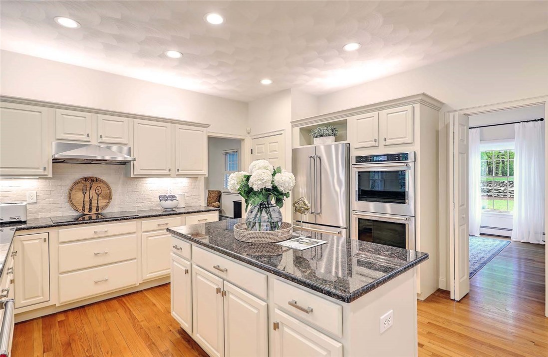 66 Tarklin Road Smithfield, RI 02814 - Photo 14 of 50 Kitchen