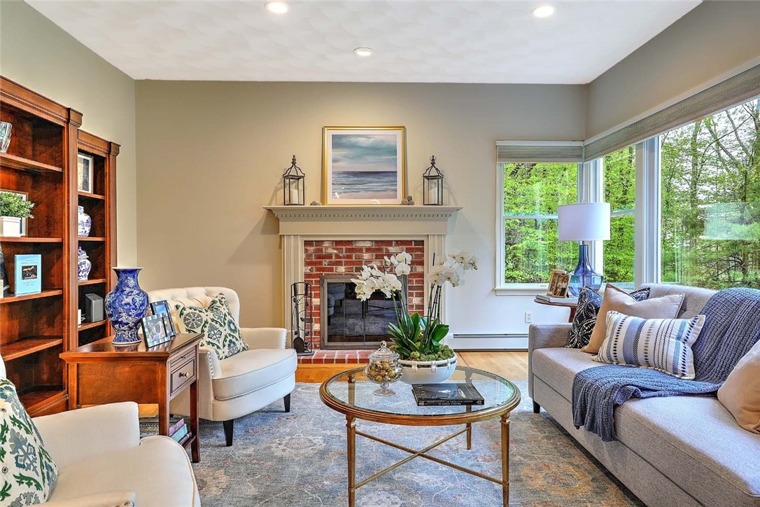 66 Tarklin Road Smithfield, RI 02814 - Photo 8 of 50 Living Room