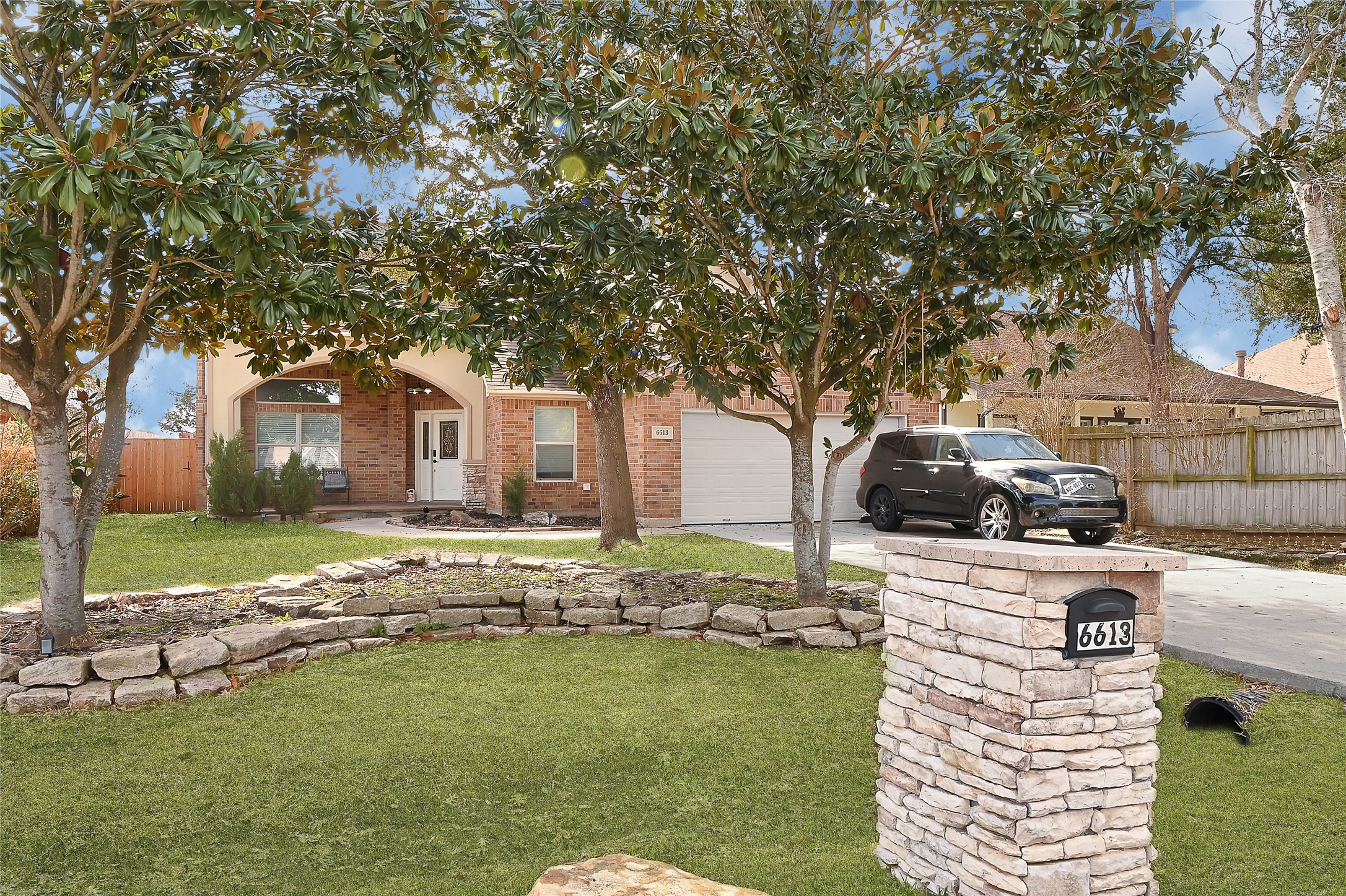 6613 Whitton Drive Houston, TX 77085 - Photo 2 of 28