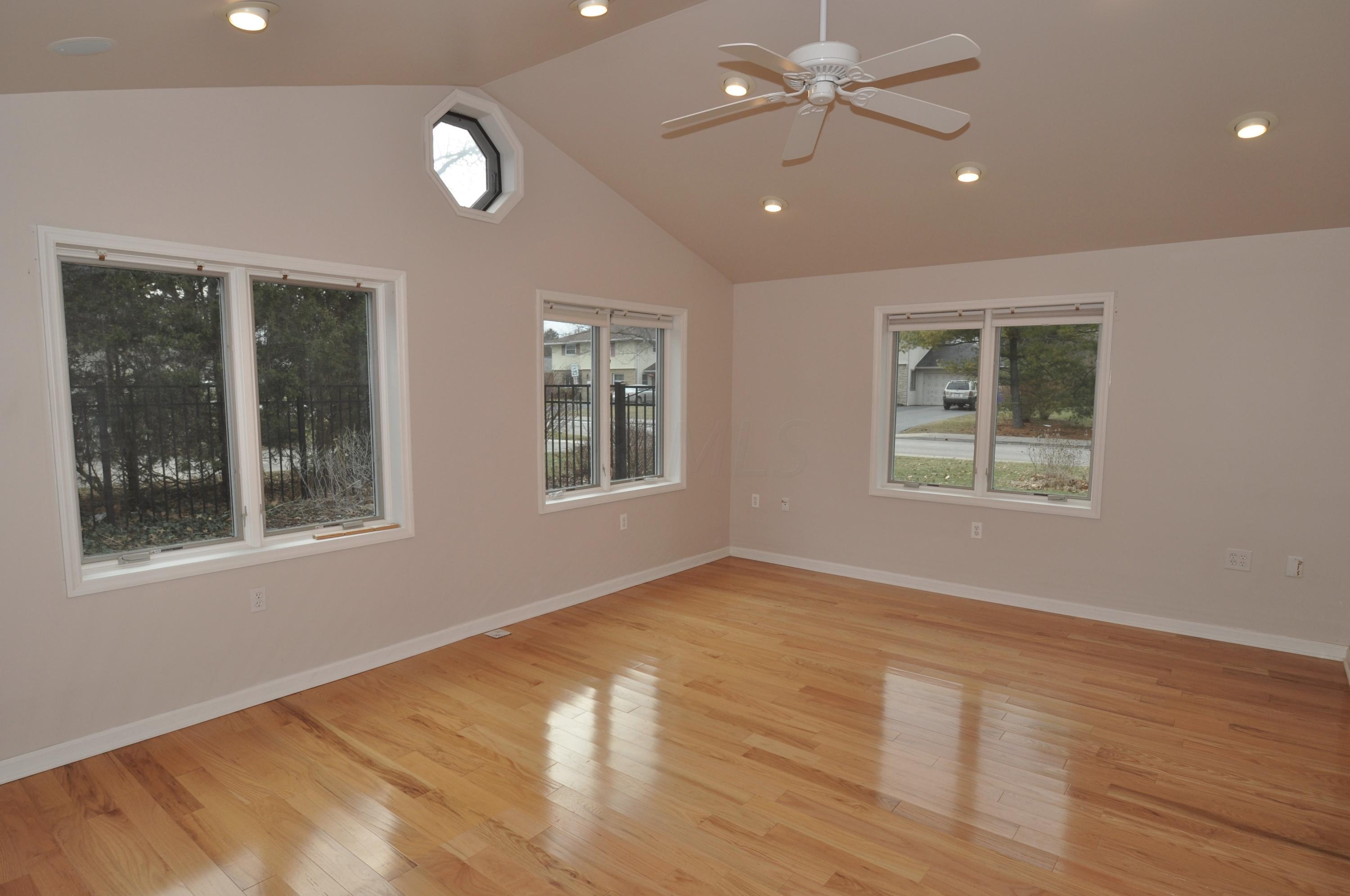 1581 Ridgeview Road Upper Arlington, OH 43221 - Photo 12 of 29