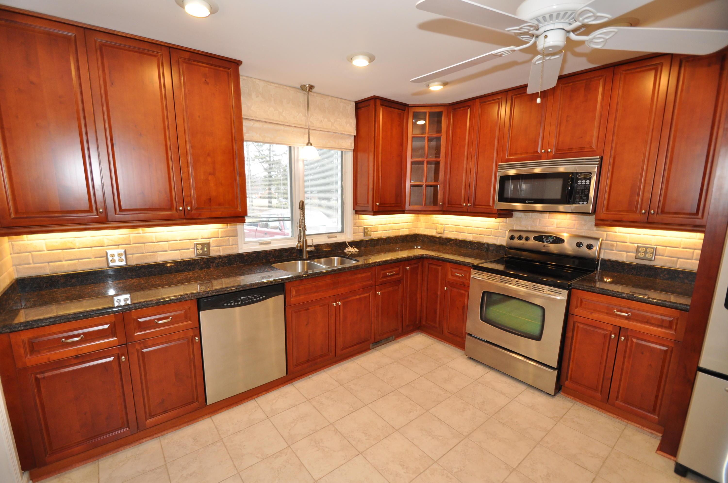 1581 Ridgeview Road Upper Arlington, OH 43221 - Photo 16 of 29