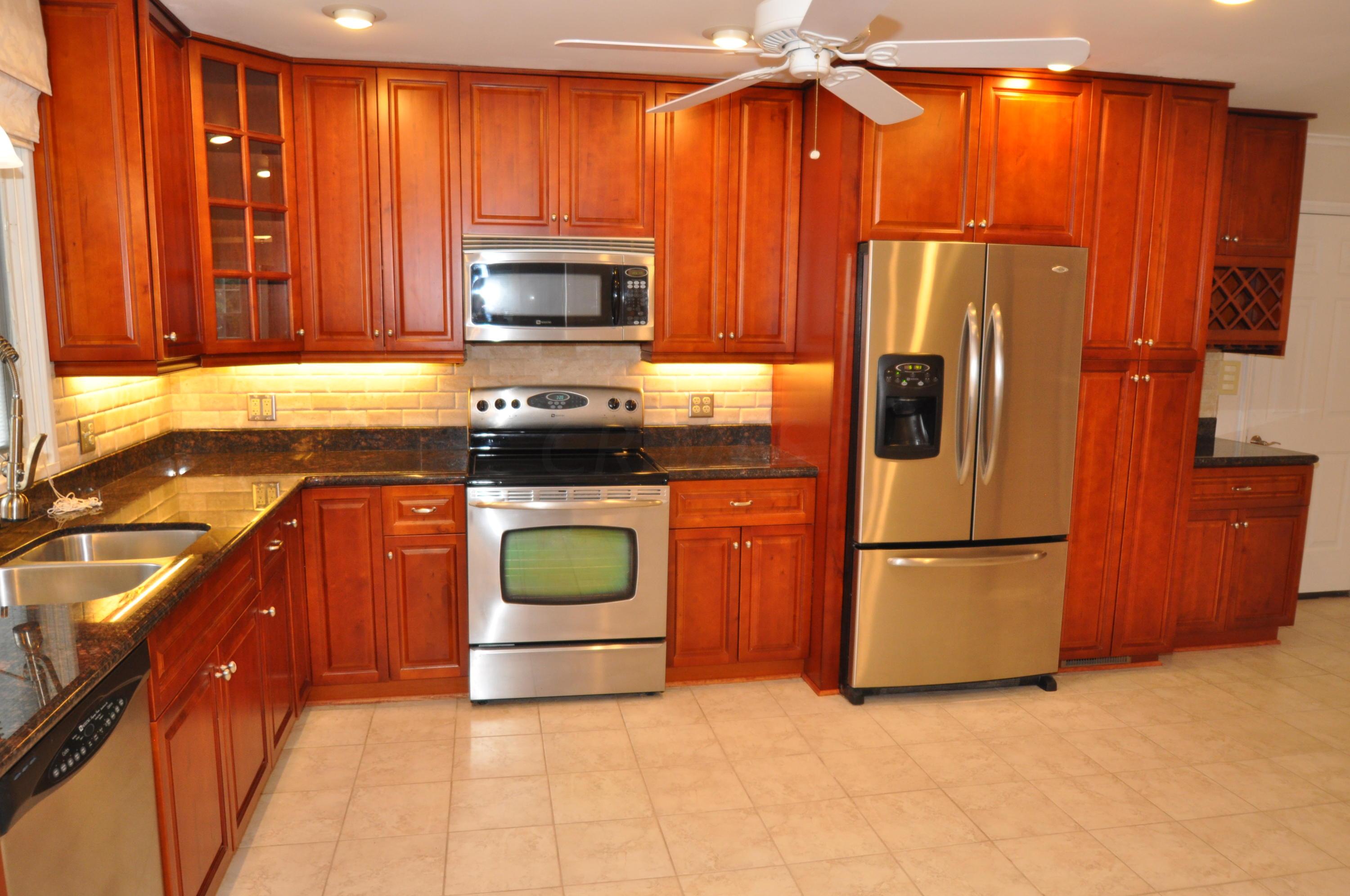 1581 Ridgeview Road Upper Arlington, OH 43221 - Photo 17 of 29