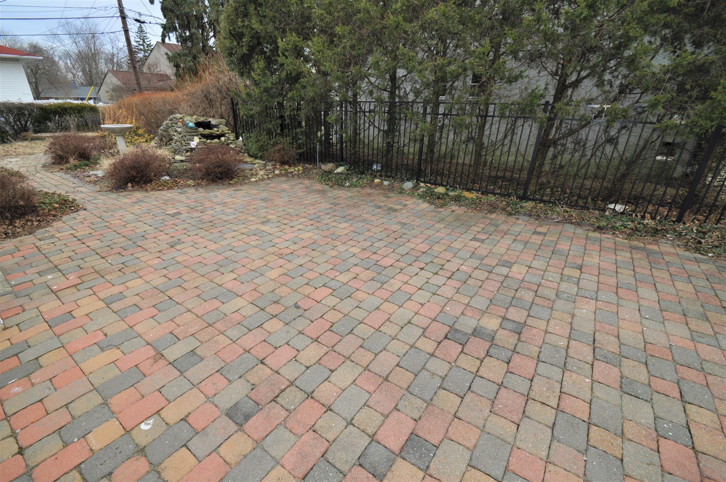 1581 Ridgeview Road Upper Arlington, OH 43221 - Photo 5 of 29