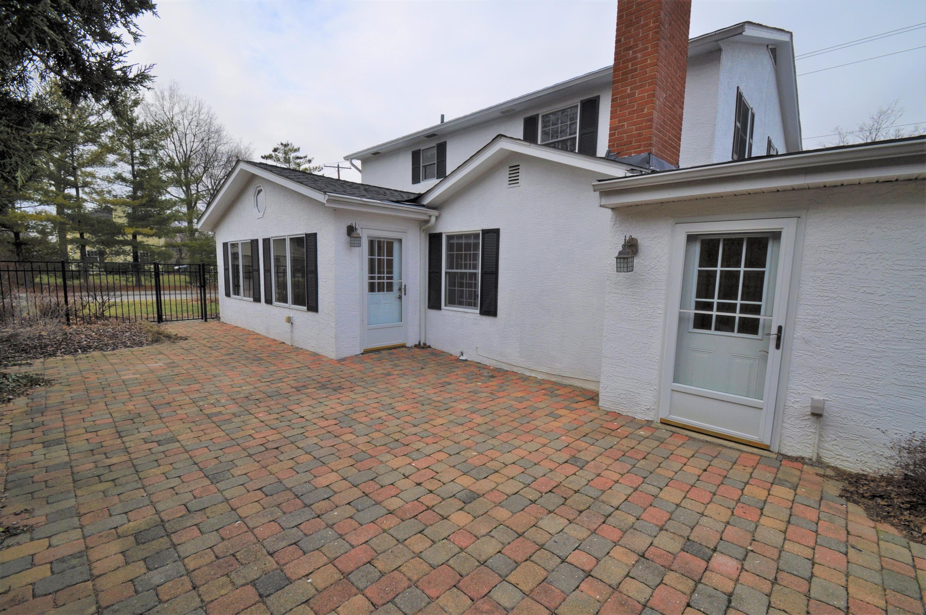 1581 Ridgeview Road Upper Arlington, OH 43221 - Photo 6 of 29