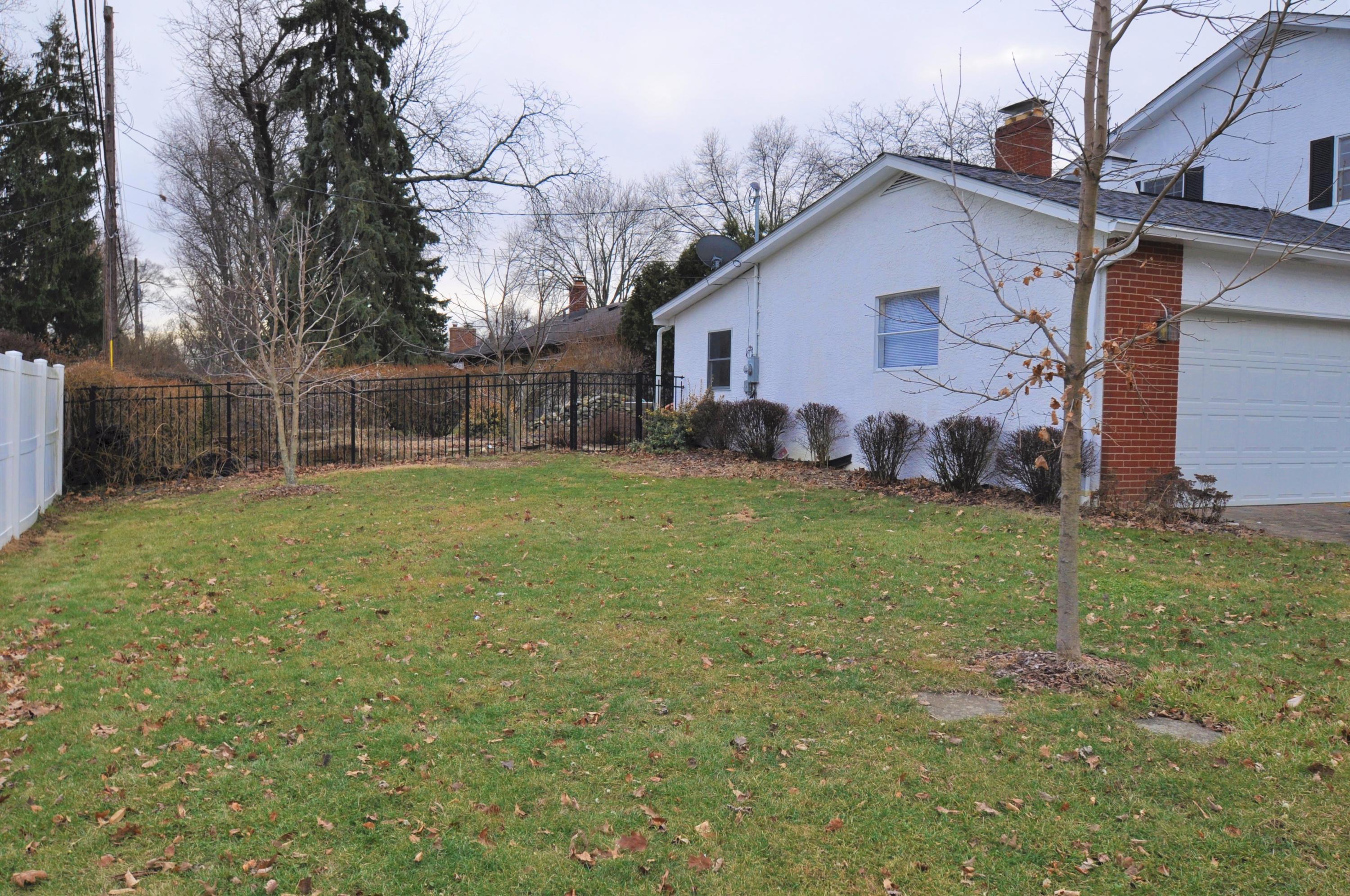 1581 Ridgeview Road Upper Arlington, OH 43221 - Photo 7 of 29