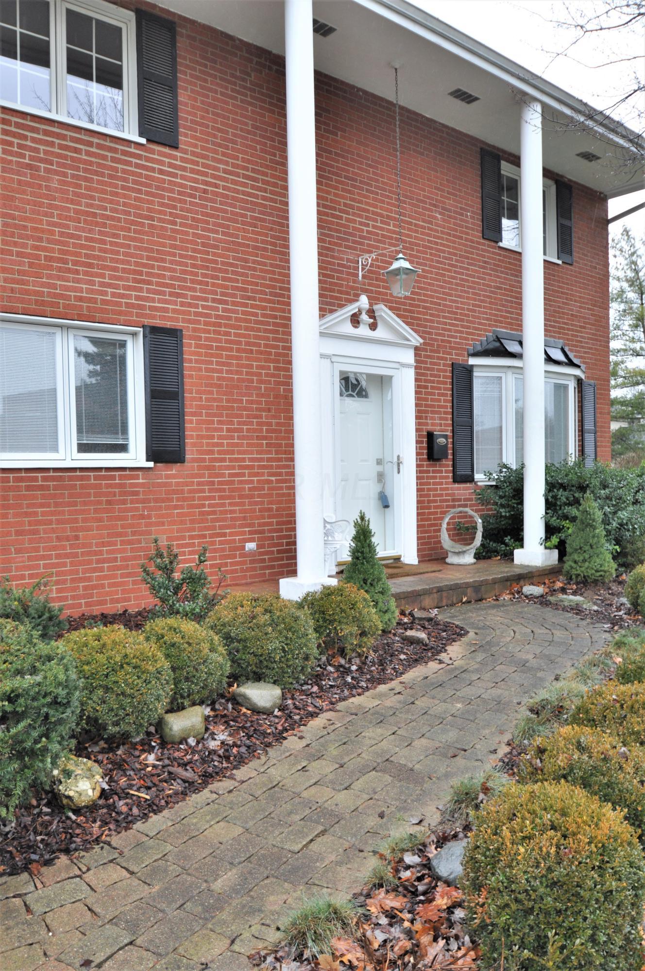 1581 Ridgeview Road Upper Arlington, OH 43221 - Photo 8 of 29