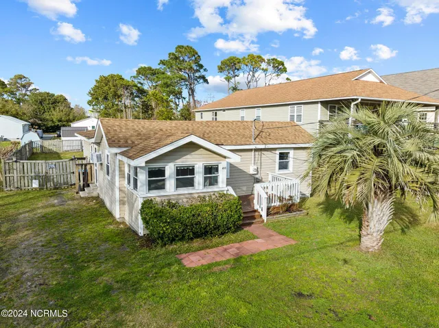 $2,000 | 410 Spartanburg Avenue, Carolina Beach, NC 28428