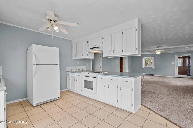 $2,000 | 410 Spartanburg Avenue, Carolina Beach, NC 28428