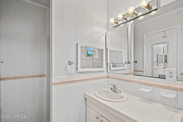 $2,000 | 410 Spartanburg Avenue, Carolina Beach, NC 28428