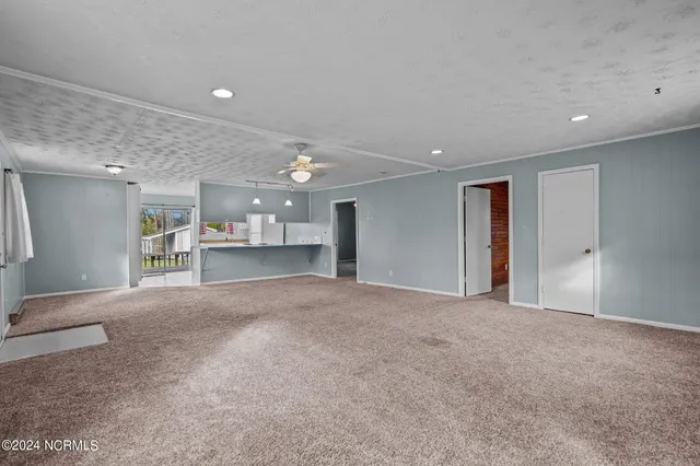 $2,000 | 410 Spartanburg Avenue, Carolina Beach, NC 28428