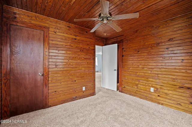 $2,000 | 410 Spartanburg Avenue, Carolina Beach, NC 28428