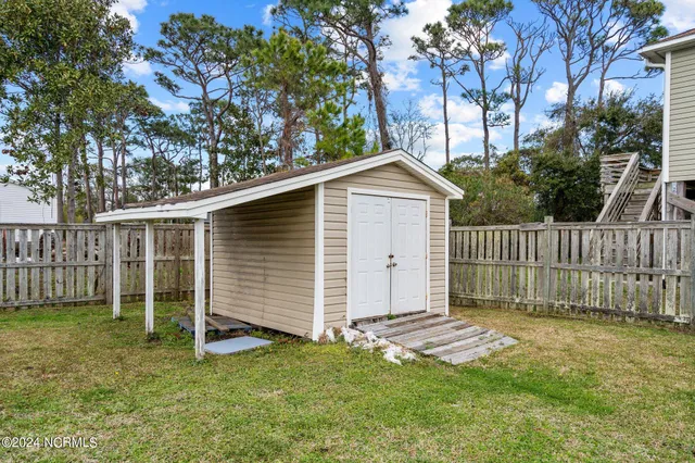 $2,000 | 410 Spartanburg Avenue, Carolina Beach, NC 28428