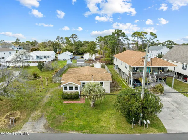 $2,000 | 410 Spartanburg Avenue, Carolina Beach, NC 28428