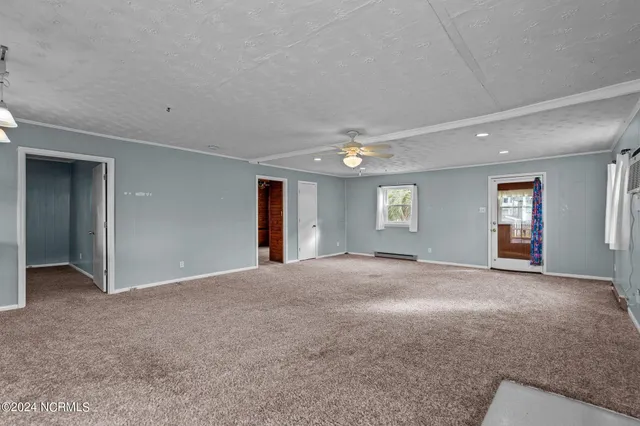 $2,000 | 410 Spartanburg Avenue, Carolina Beach, NC 28428