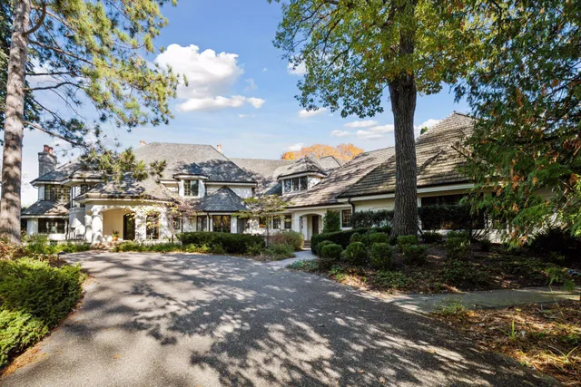 $7,895,000 | 2505 Cedar Point Drive, Wayzata, MN 55391