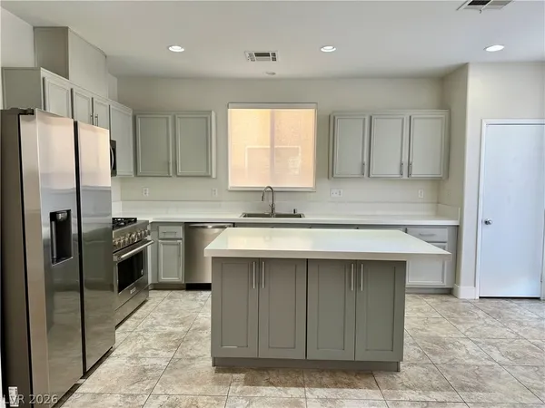 $2,500 | 5352 Magnolia Crossing Street, Las Vegas, NV 89148