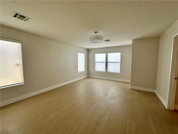 $2,500 | 5352 Magnolia Crossing Street, Las Vegas, NV 89148