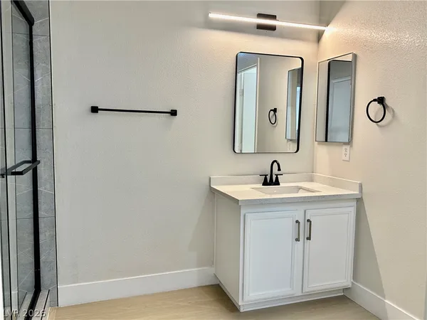 $2,500 | 5352 Magnolia Crossing Street, Las Vegas, NV 89148