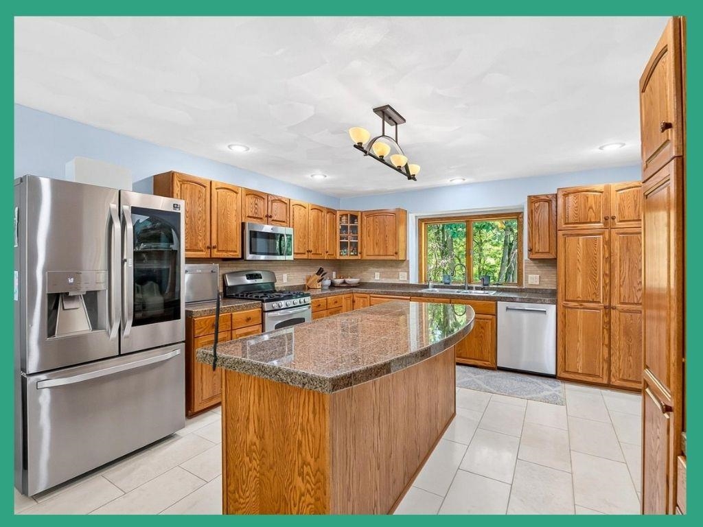 546 Echo Valley Road Brooklyn, WI 53521 - Photo 3 of 74