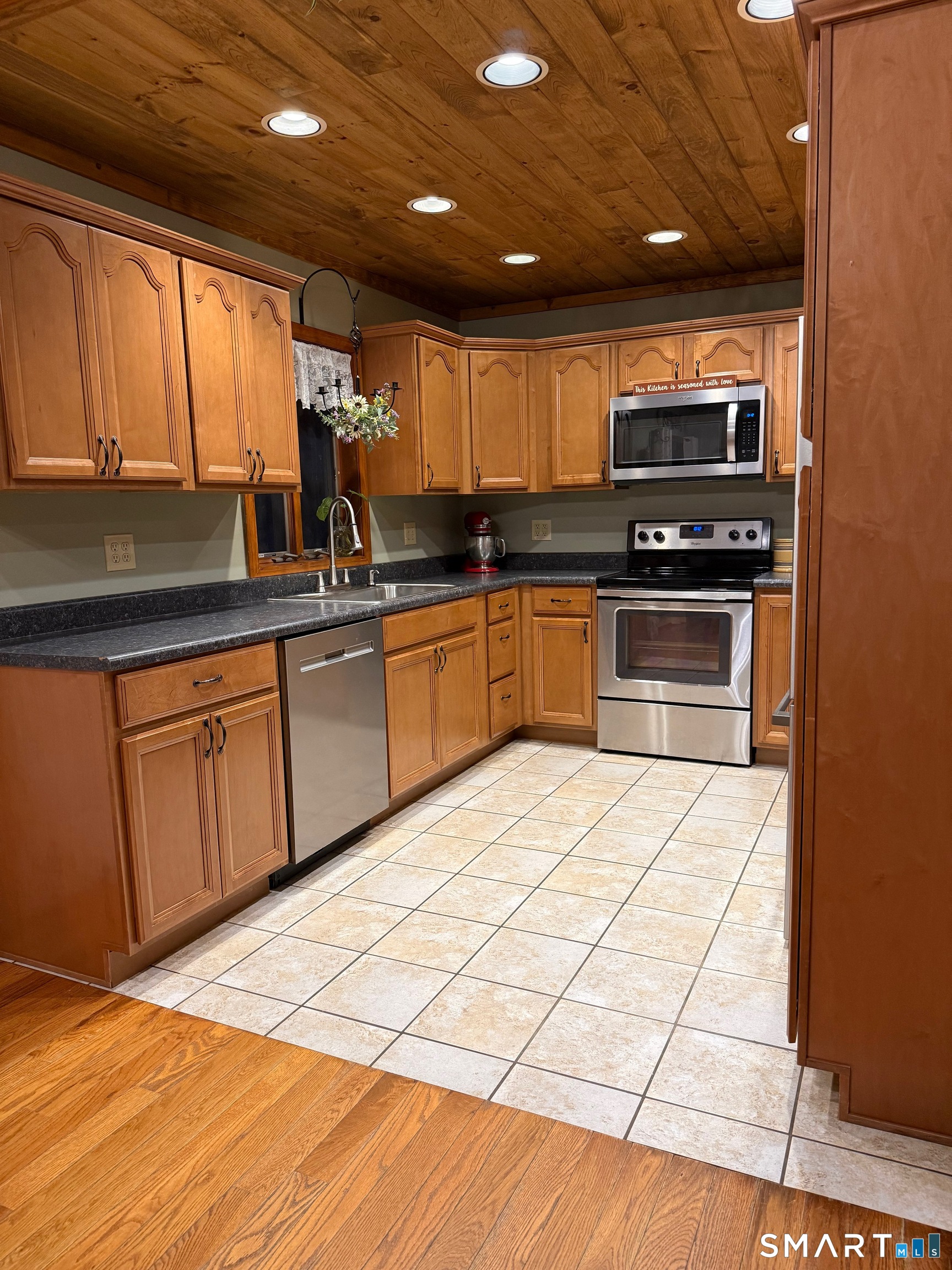 419 Lathrop Road Plainfield, CT 06374 - Photo 11 of 40 Gallery Image 11