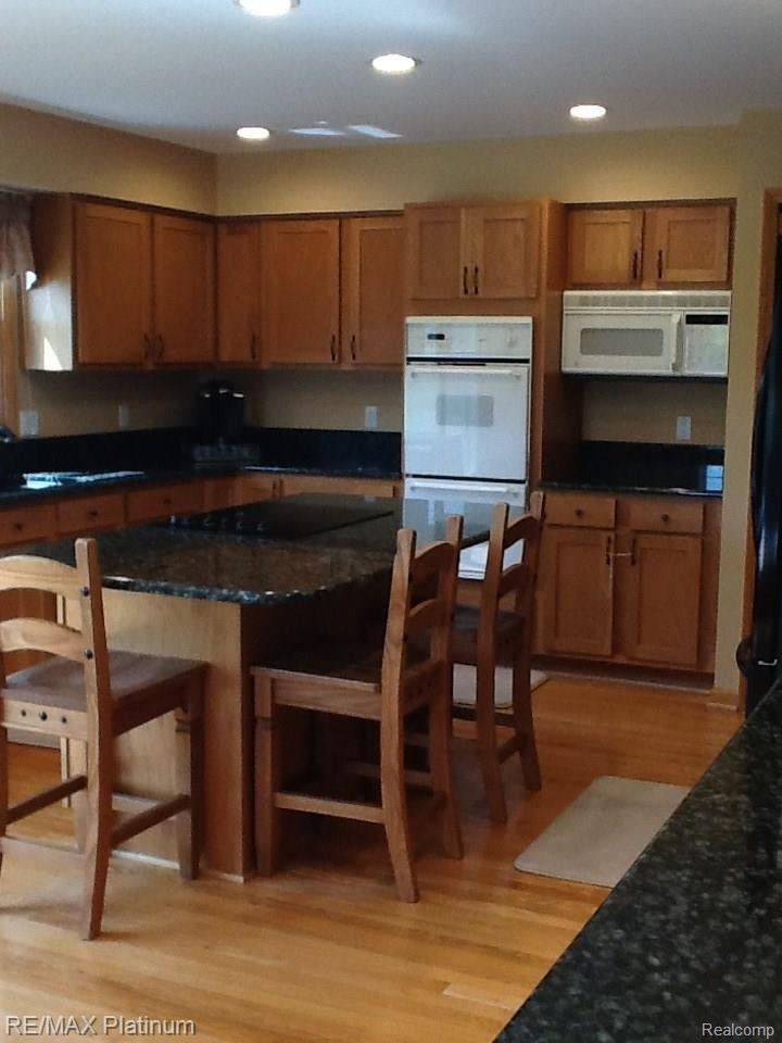 3622 Oak Grove Road Howell, MI 48855 - Photo 4 of 11 Kitchen.JPG