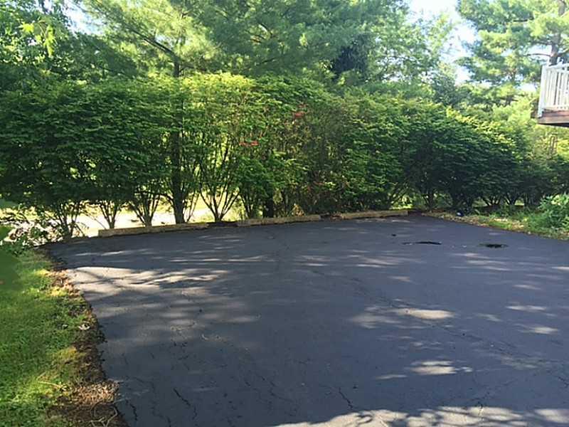 198 Hunting Creek Road Canonsburg, PA 15317 - Photo 21 of 22 Parking Lot/Garage.