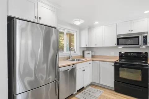 $725,000 | 19 Wawbeek Road, Unit 3, Tuftonboro, NH 03853