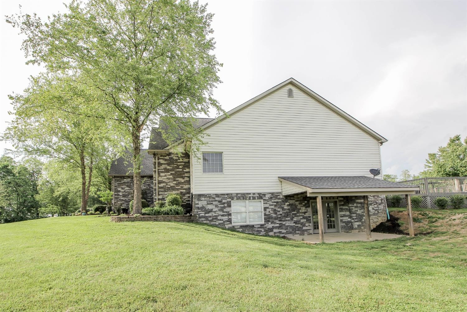 1234 Cynthiana Road Paris, KY 40361 - Photo 9 of 65 Listing Photo