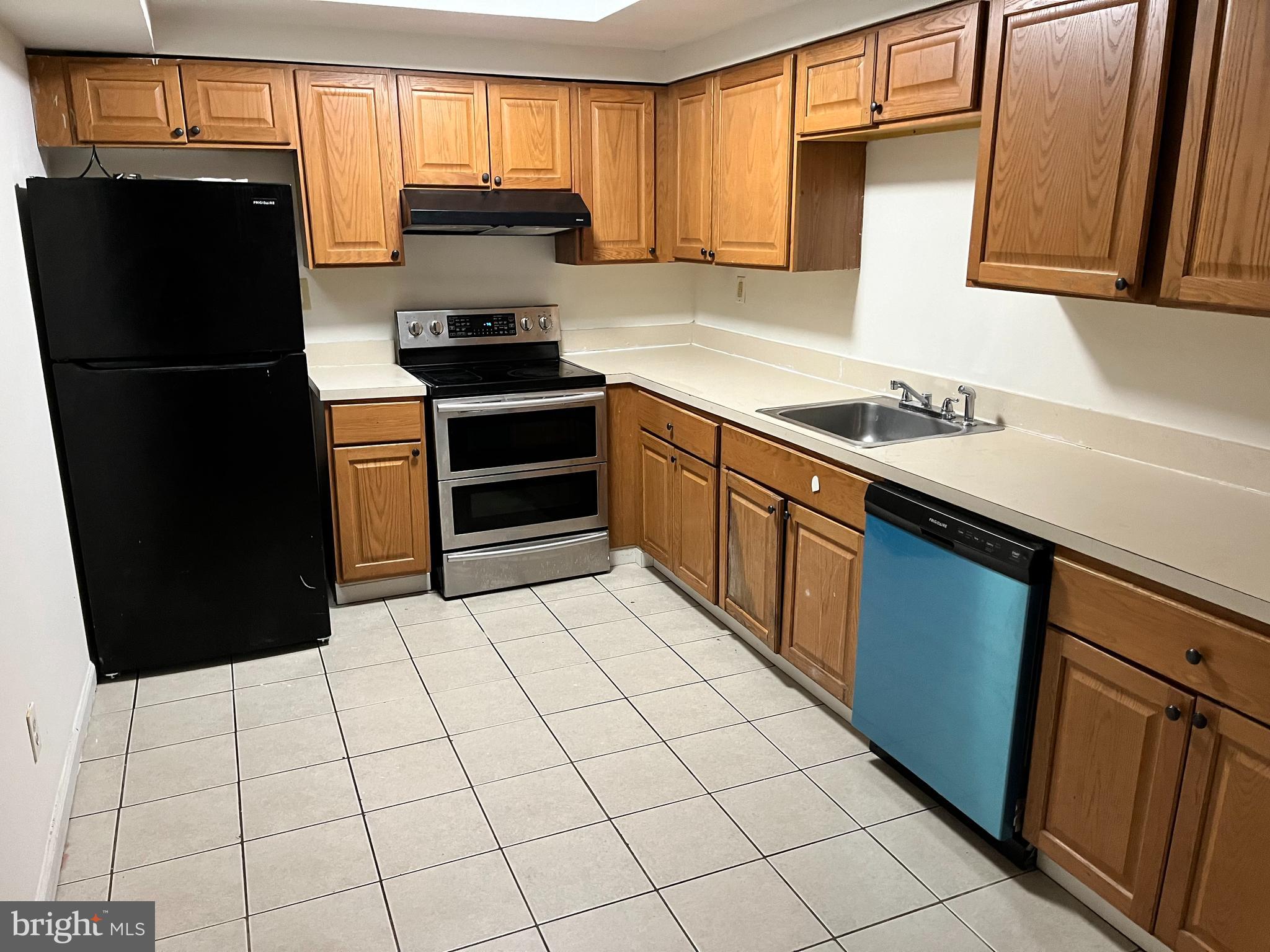 9 Marcia Court, Unit 9 Sicklerville, NJ 08081 - Photo 3 of 15 Kitchen