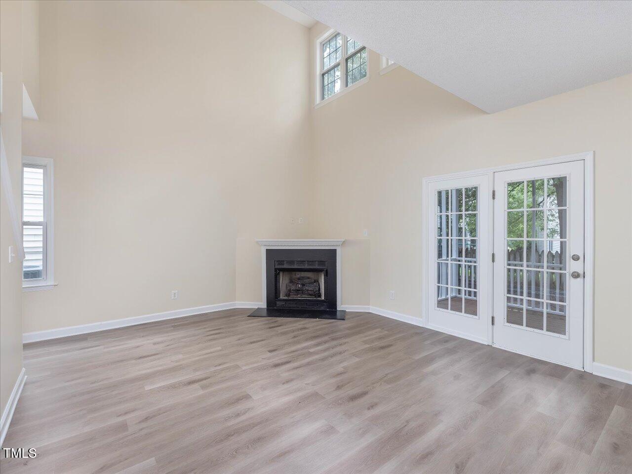 1928 Shadow Glen Drive Raleigh, NC 27604 - Photo 10 of 60 10-Living Room