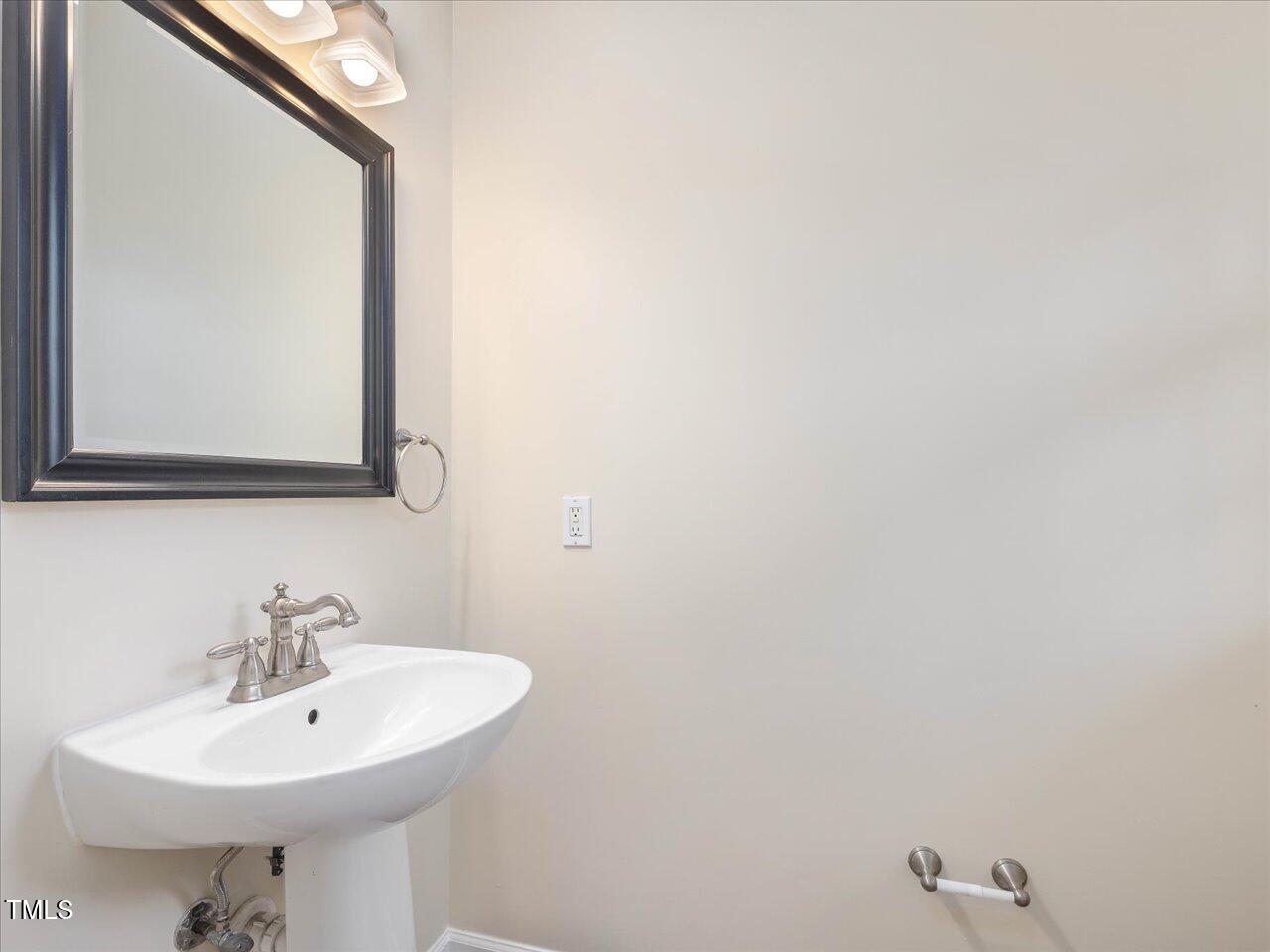 1928 Shadow Glen Drive Raleigh, NC 27604 - Photo 7 of 60 07-Half Bath