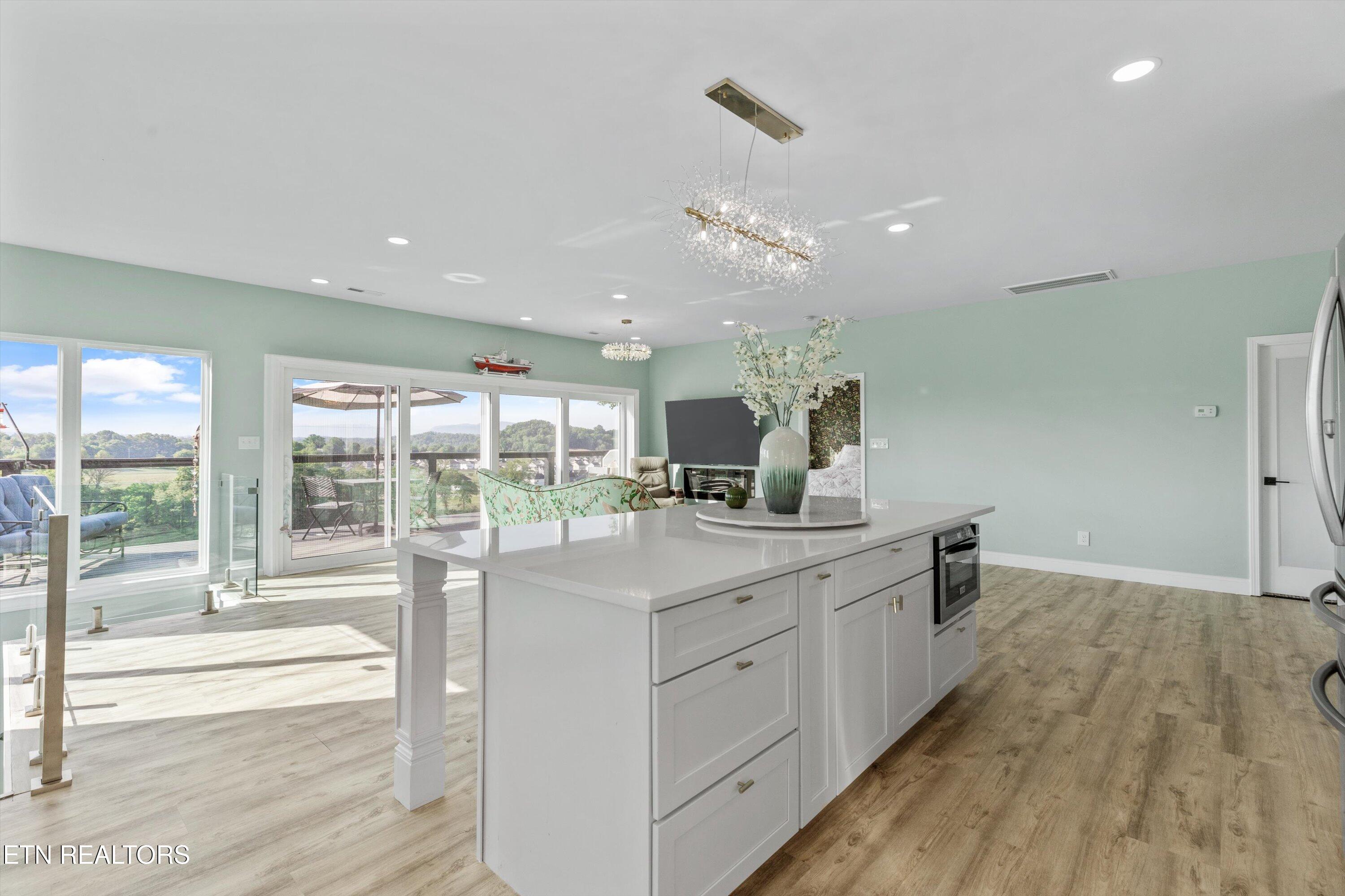 9828 Kodak Road Kodak, TN 37764 - Photo 14 of 46 Kitchen