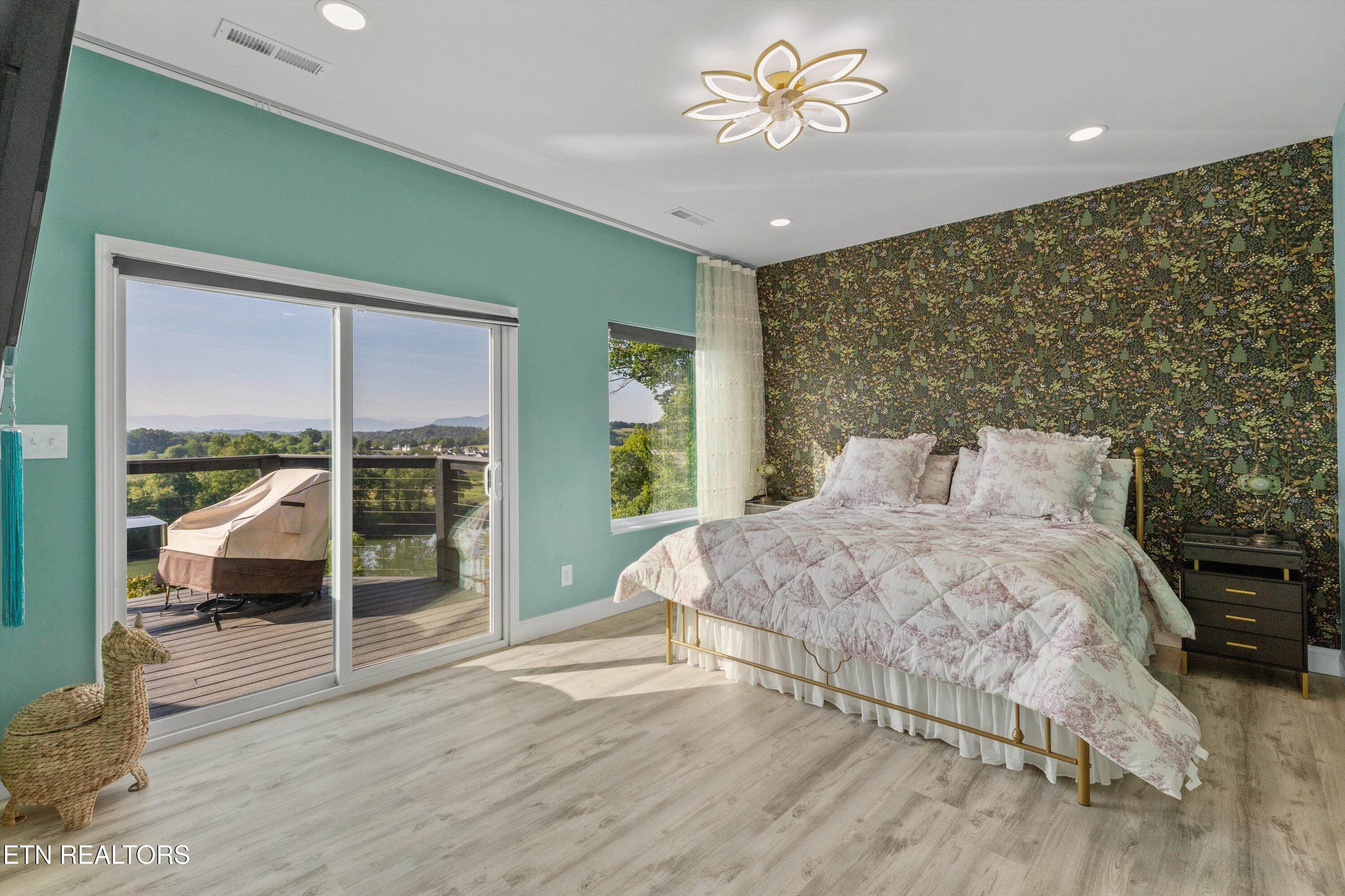 9828 Kodak Road Kodak, TN 37764 - Photo 15 of 46 Master Bedroom